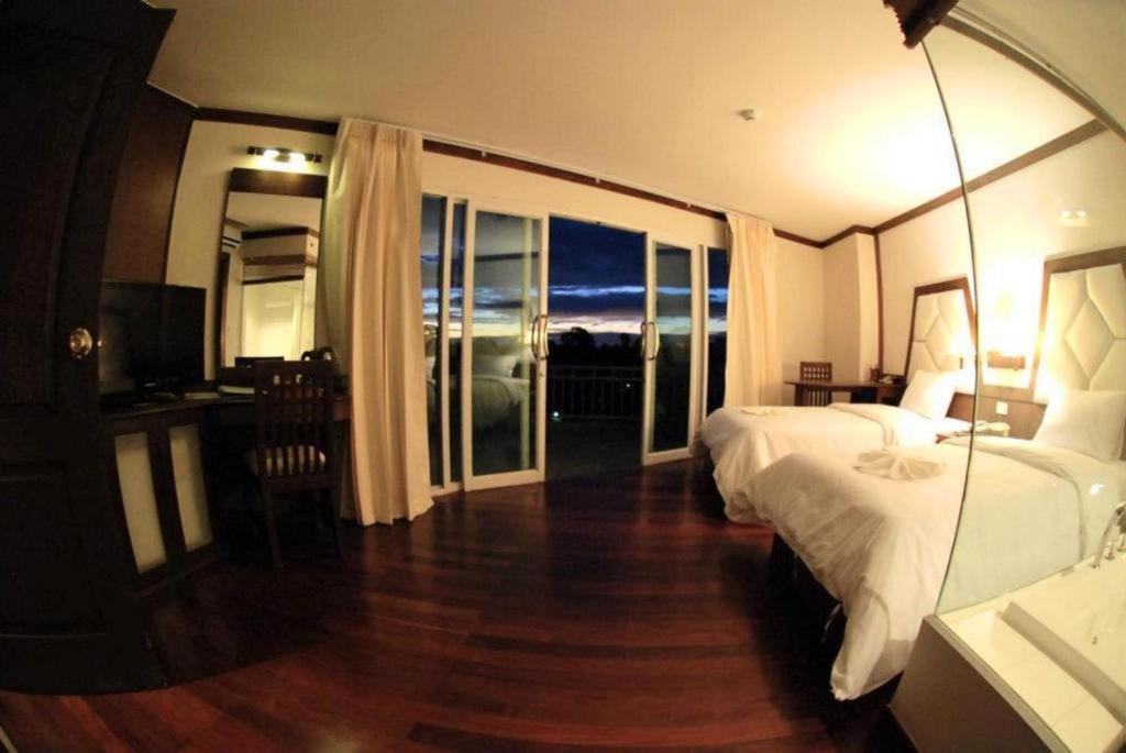 River City Hotel Mukdahan Dış mekan fotoğraf