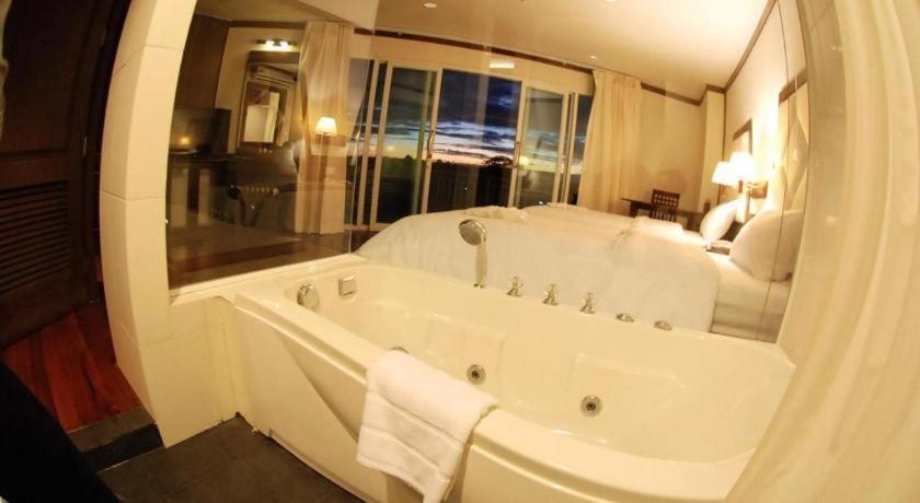 River City Hotel Mukdahan Dış mekan fotoğraf